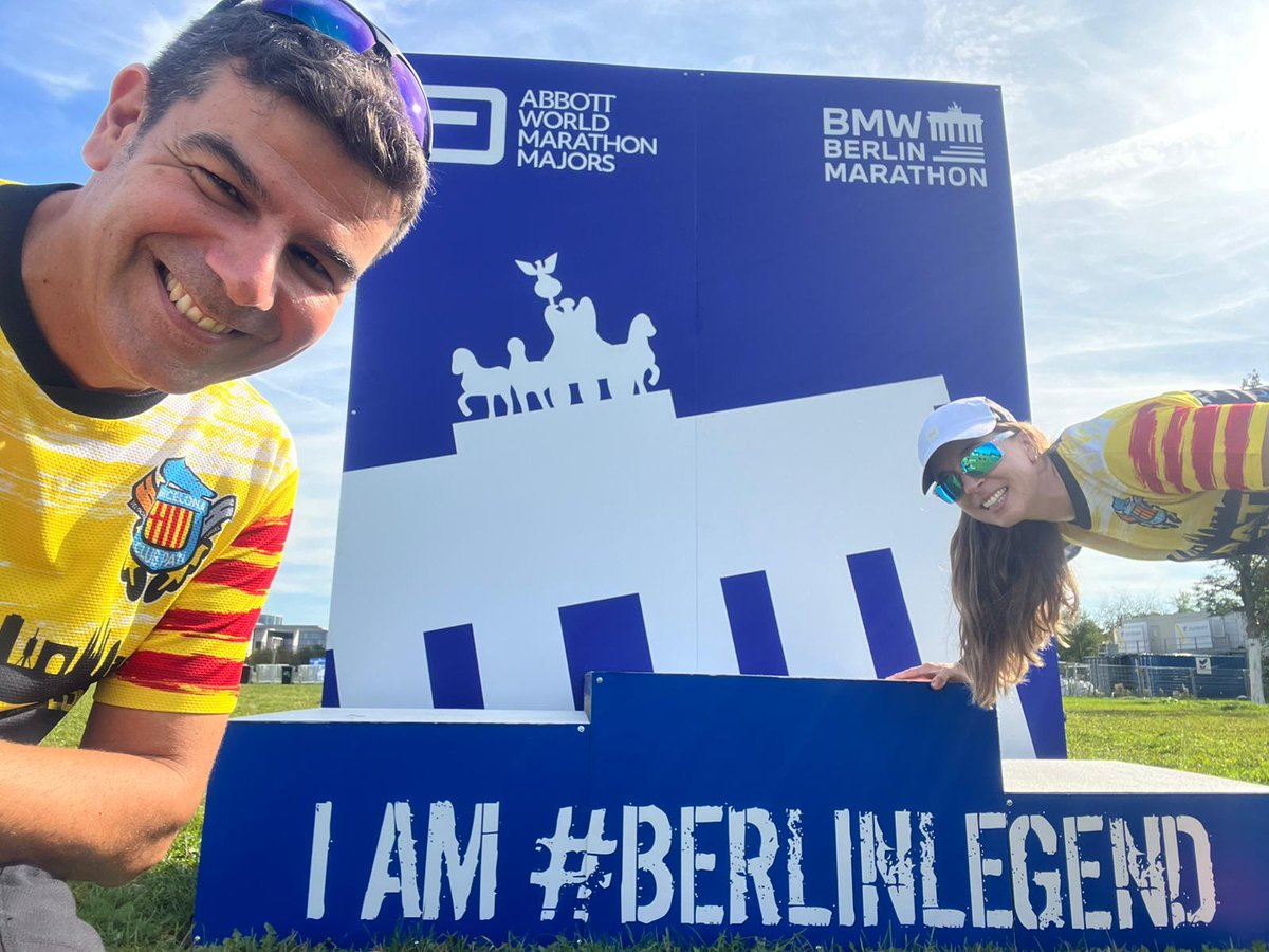 ClubPatiBCN's tweet photo. El 2025 tampoc hem faltat a la @berlinmarathon, representats per la @ArKeRa9986 i el @MatiasMateu, que van gaudir de la marató més gran del món. Amb el suport de @bcn_ajuntament @BCN_esports i #parcdelforum https://t.co/tKJimULso8