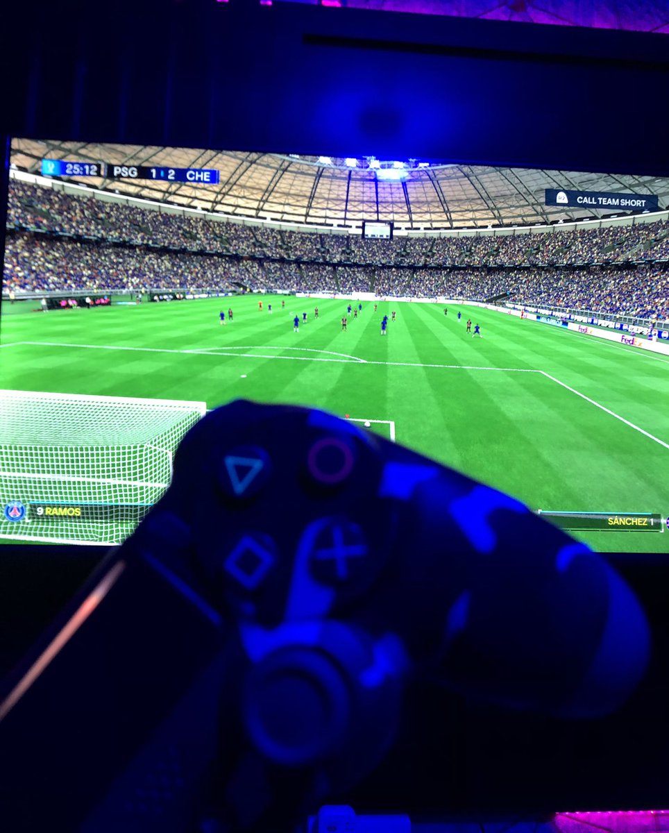 1big_harry's tweet image. Locked in with the squad — Chelsea’s taking the W tonight! 🎮⚽💙 #GamerMode #FIFA🔥