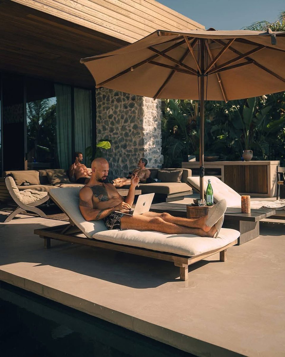 expcapematrix's tweet image. Rule No.1

Believe In Yourself 💯