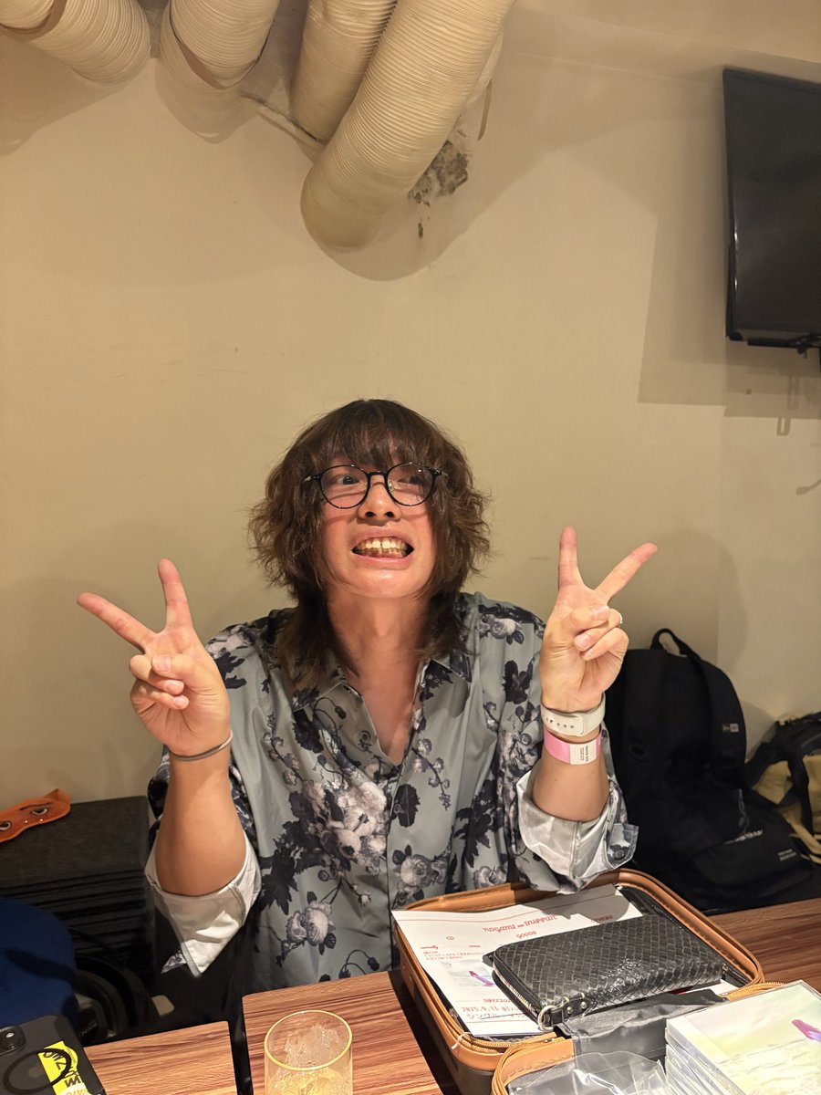 yu_tan1020's tweet photo. 10/5 Live bar N
2023/3/4以来久しぶりの野上陽平くん
のLive��初めて行くLiveハウス🎪
とても新鮮な気持ち😌
歌は上手いし🎶(* 'ᵕ' )カッコイイ!
島根から来た陽平くん
また会えたらいいな✨
そしてお次は鶴ちゃん😆
#Acoload
@landnogami https://t.co/8hhZg3g6BK