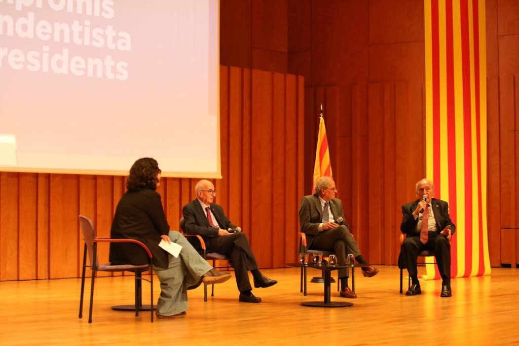 ⬛️⬜️“Els Països Catalans existeixen perquè som una realitat, no una quimera”

Divendres, 3-O, vam reunir 3 presidents independentistes dels PPCC per parlar del futur del país: <a href="/QuimTorraiPla/">Quim Torra i Pla</a>, Josep Lluís Albinyana i Cristòfol Soler.

✍️assemblea.cat/els-paisos-cat…