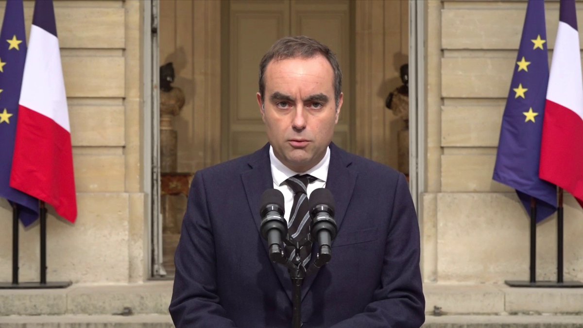 "La composition du gouvernement n'a pas été fluide et a donné lieu au réveil des appétits partisans et parfois des appétits présidentiels" lance Sébastien Lecornu pour sa dernière déclaration comme Premier ministre. Un petit coucou de la main <a href="/BrunoRetailleau/">Bruno Retailleau</a>