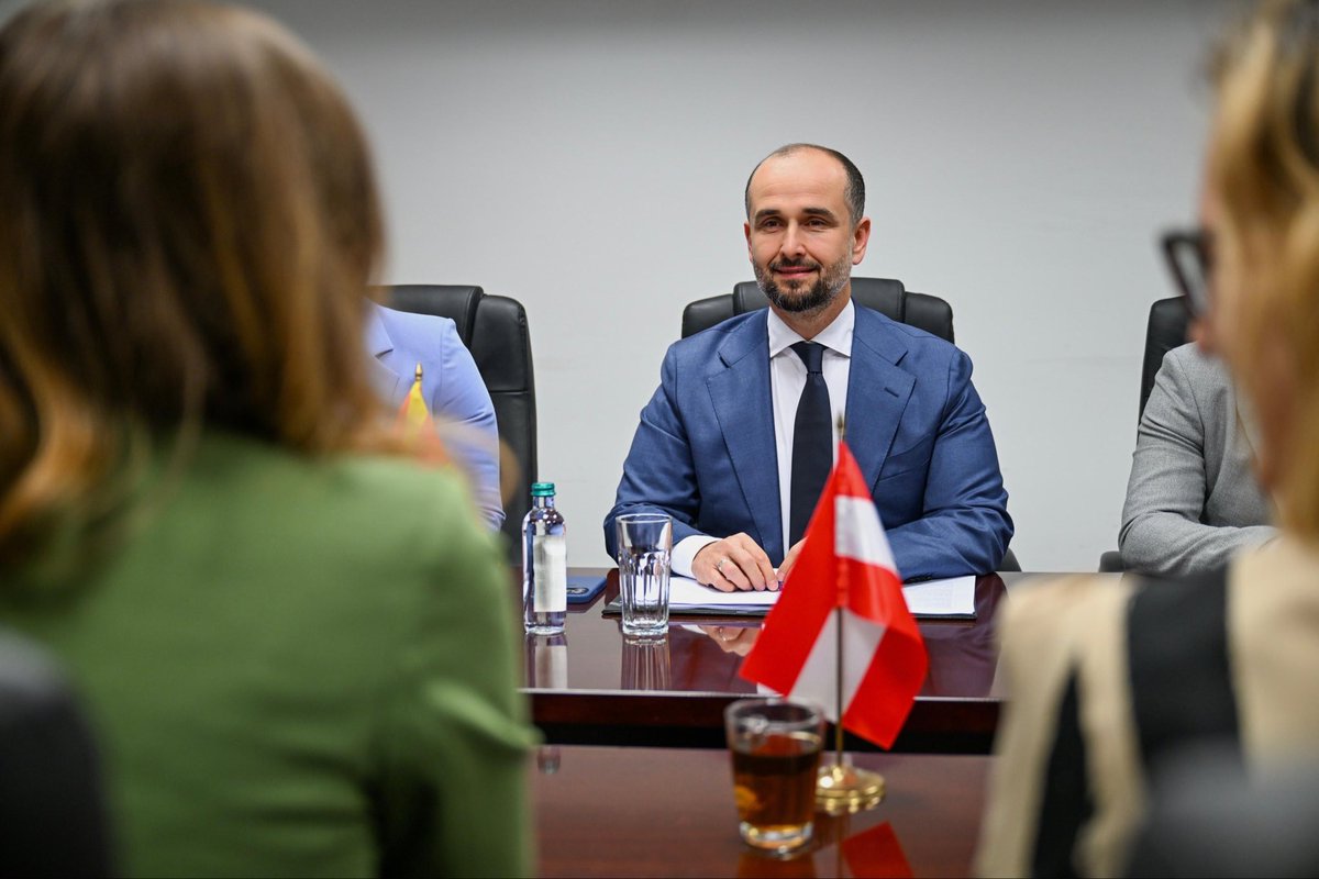 OMurtezani's tweet image. Honoured to host Austrian Minister @claudiaplakolm and Slovenian State Secretary @NevaGrasic  🇦🇹🇸🇮
Austria and Slovenia reaffirmed their strong and consistent support for North Macedonia’s EU path and our shared European future. 🇲🇰🤝🇪🇺
#EUIntegration #EuropeanSolidarity
