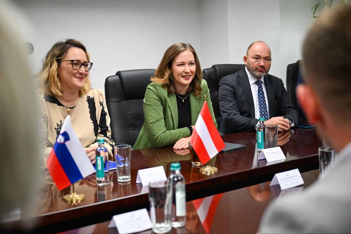 OMurtezani's tweet image. Honoured to host Austrian Minister @claudiaplakolm and Slovenian State Secretary @NevaGrasic  🇦🇹🇸🇮
Austria and Slovenia reaffirmed their strong and consistent support for North Macedonia’s EU path and our shared European future. 🇲🇰🤝🇪🇺
#EUIntegration #EuropeanSolidarity