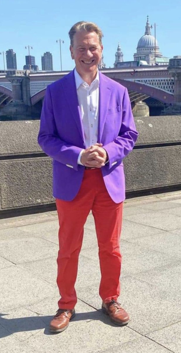 ColComGaunt's tweet photo. @Tom_Rowsell Michael Portillo's been rocking these for years... https://t.co/3MwwNxFNYJ