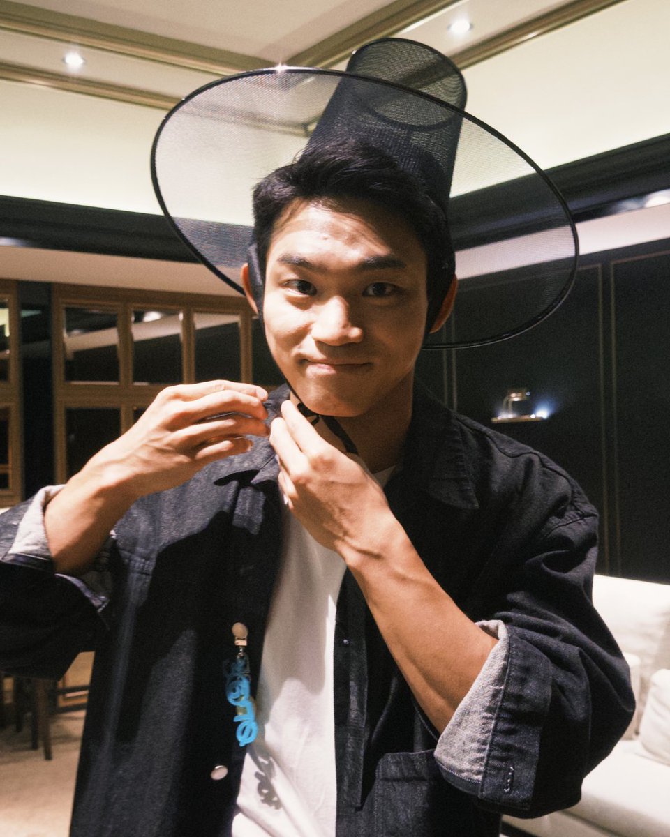 at9film's tweet image. 박준호 감독님의 싸늘한 정색 그 뒤에 숨겨진...
3670 추석 2행시 비하인드 대방출🎁

모두 즐거운 추석 보내세요🌕

#영화3670 #절찬상영중