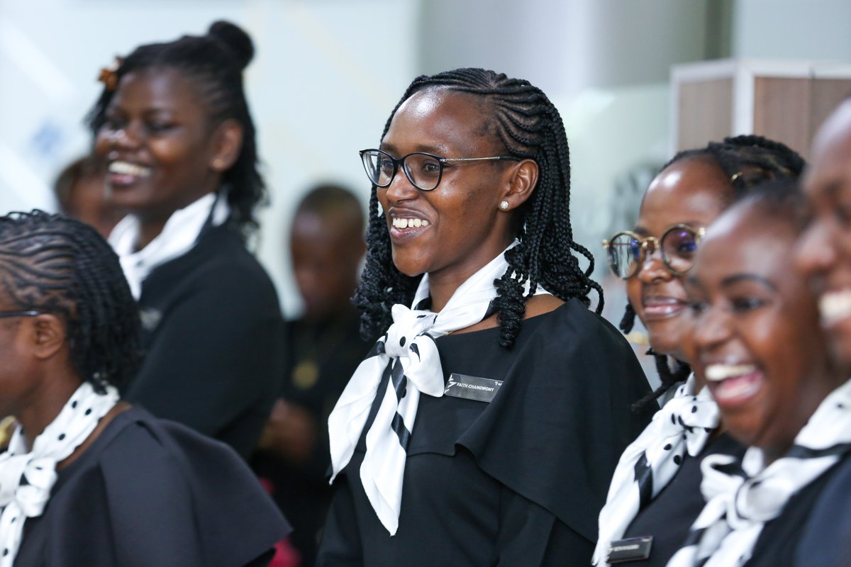 NCBABankKenya's tweet image. We’ve kicked off #CustomerServiceWeek at Riverside Park with great vibes! 🎉 Our leadership team joined customers to celebrate service, smiles & connections that drive us. Here’s to a week of great conversations and even greater service. #HappyCustomerServiceWeek #Goforit