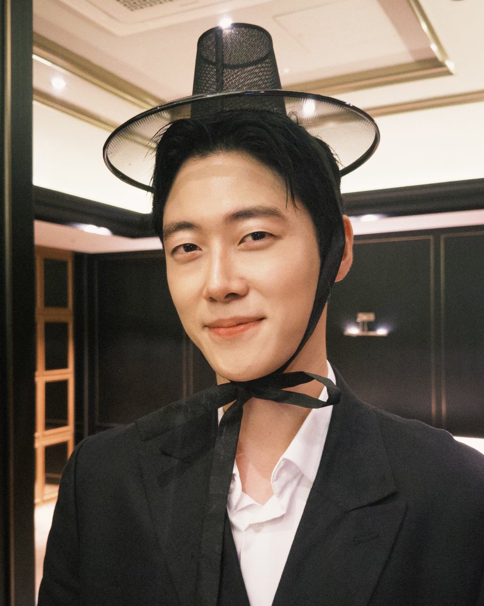 at9film's tweet image. 박준호 감독님의 싸늘한 정색 그 뒤에 숨겨진...
3670 추석 2행시 비하인드 대방출🎁

모두 즐거운 추석 보내세요🌕

#영화3670 #절찬상영중