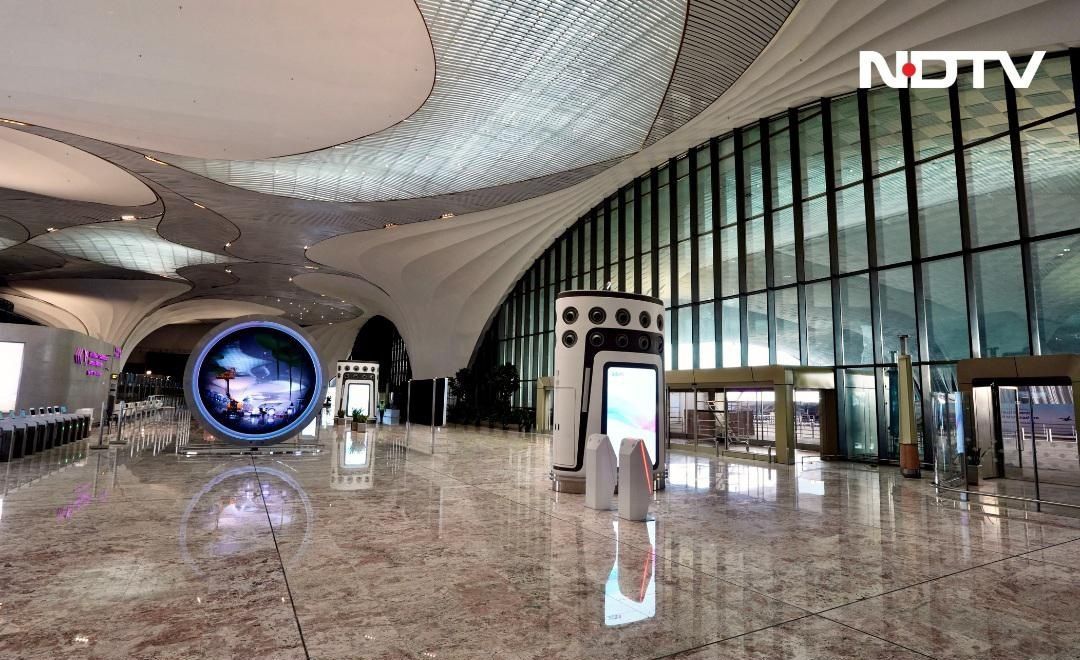 IndianTechGuide's tweet photo. Interior look of Navi Mumbai International airport. 👌 https://t.co/e9SS1l6Lg2