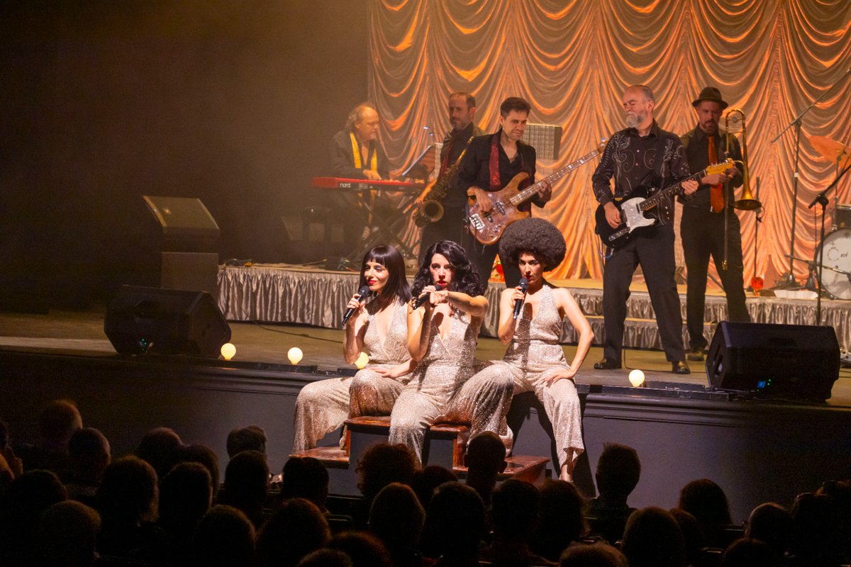 TeatroHumorSF tweet picture