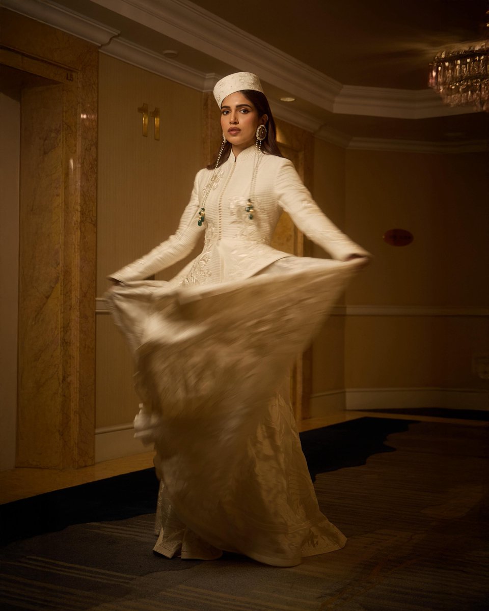 filmfare's tweet image. Classic, divine, unforgettable.✨

Bhumi turns heads in her white traditional attire while giving tribute to #RohitBal. 🤍

#BhumiPednekar #Celebs #FilmfareFashion