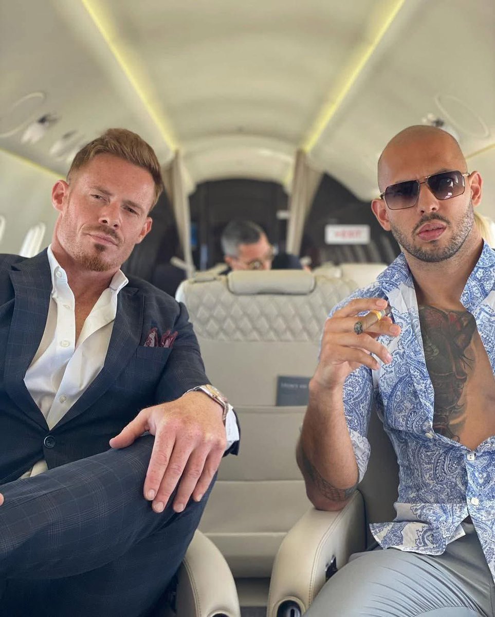 expcapematrix's tweet image. 2 Billionaires Looking At The Third.. 🫵