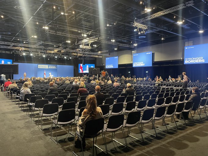 G2kNb6YWUAAO7mF?format=jpg&name=small