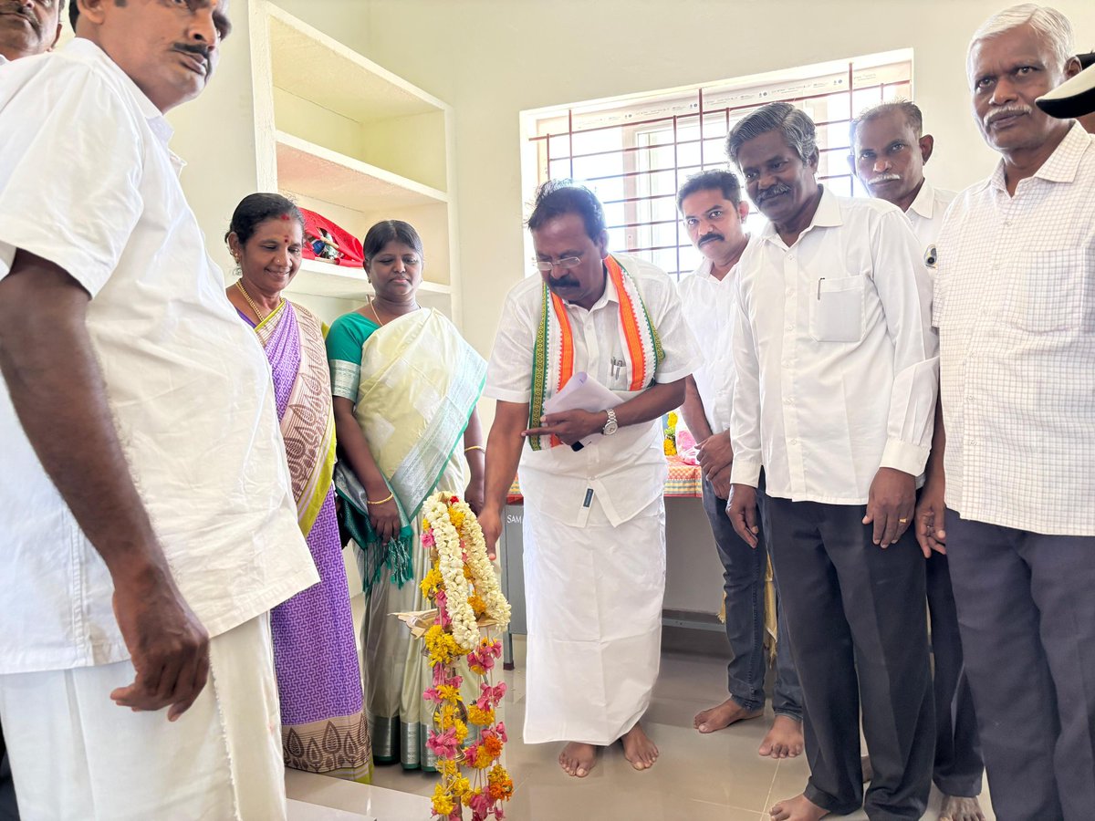 ruby_manoharan's tweet image. இன்று மூலைக்கரைப்பட்டி பேரூராட்சி கடம்பன்குளம் அரசு ஆதிதிராவிடர் மேல்நிலைப்பள்ளியில் நான் தொடர்ந்து கோரிக்கை வைத்ததின் பேரில் கூடுதலாக புதிய 6 வகுப்பறைகள் நபார்டு திட்டத்தின் கீழ் ரூ.1.47 கோடி மதிப்பீட்டில் அமைக்கப்பட்டுள்ளது. அதனை இன்று (6.25) தமிழ்நாடு முதலமைச்சர் திரு ஸ்டாலின்…