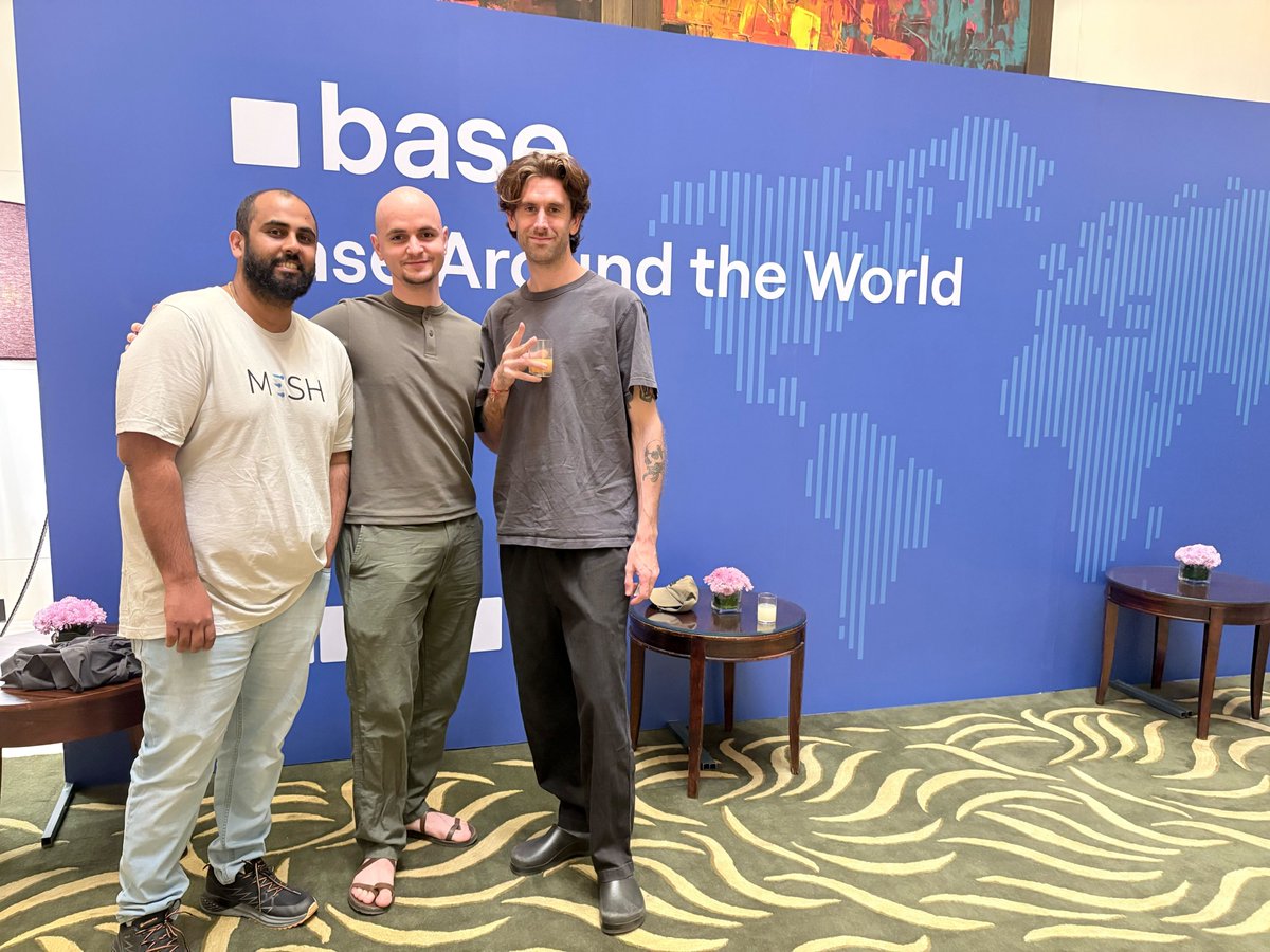 meshconnectapi's tweet image. 🇮🇳India&apos;s building the future! 

Mesh joined the Based Around the World buildathon in Bangalore last night—an epic showcase of India&apos;s on-chain builder scene &amp;amp; a compelling reminder of why we’re expanding our presence there.

We&apos;re doubling down on India’s energy + talent. 🚀