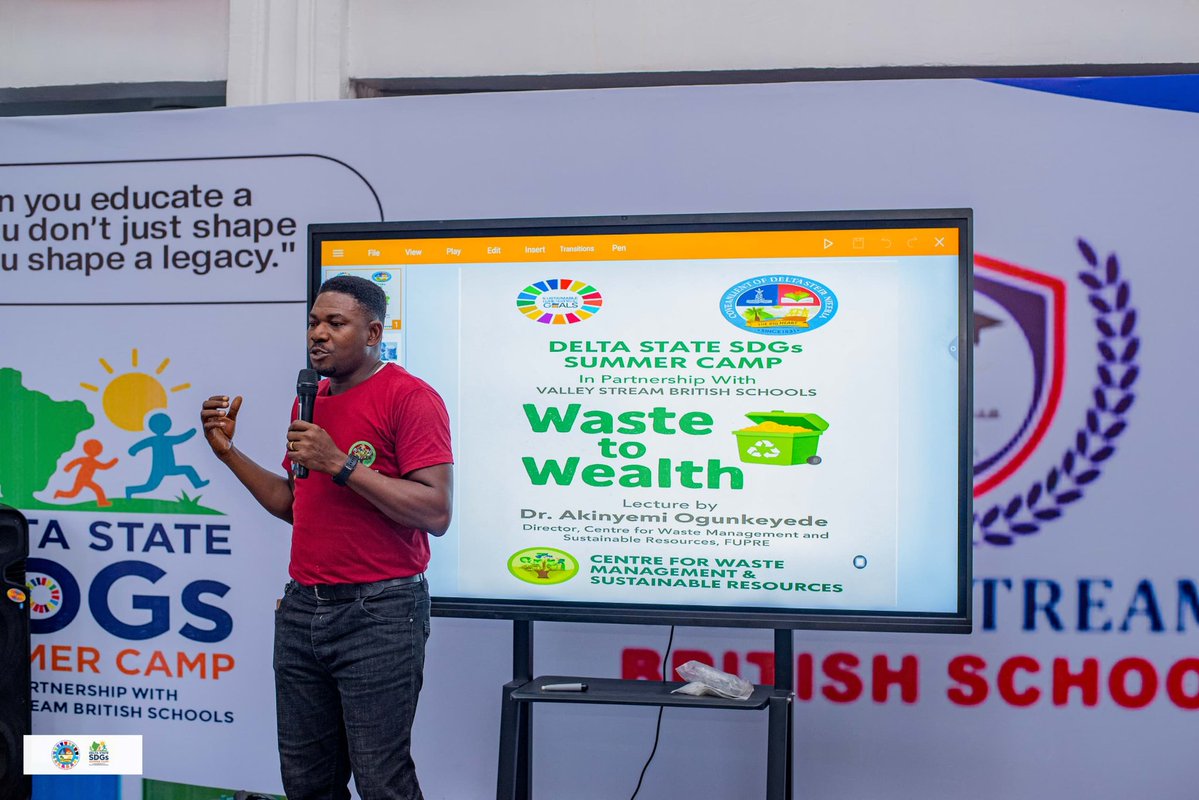 DeltastateSDG's tweet image. Happy #TeachersDay! 
Teachers are builders of minds &amp;amp; shapers of nations. This year’s theme, “Recasting teaching as a collaborative profession,” calls us all—parents, gov’t, communities to support &amp;amp; uplift them.
When teachers thrive, nations flourish. 

#SDG4 #QualityEducation