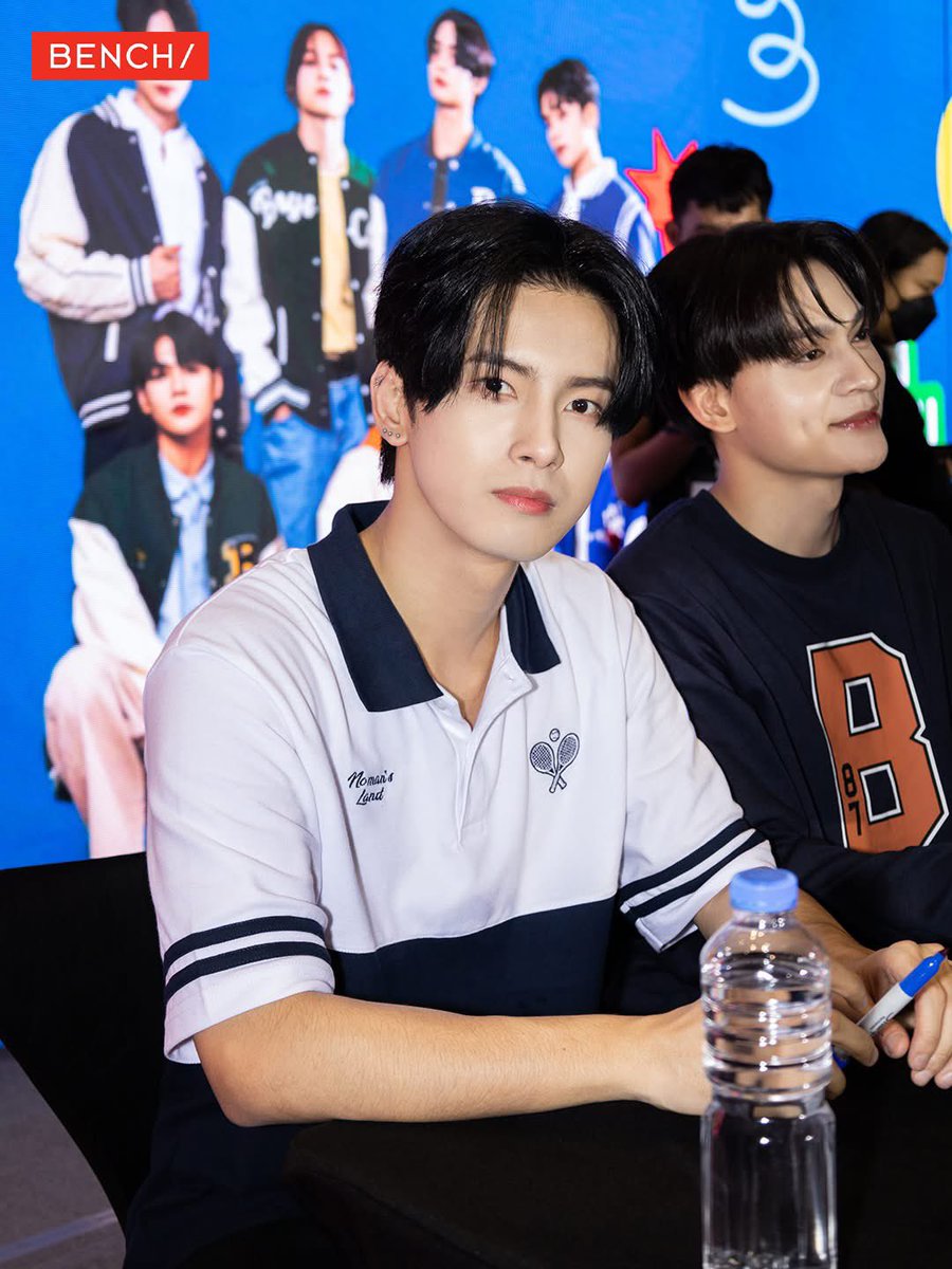 [🌟]

LIVE AND SIGNED WITH HORI7ON

#BENCHxHORI7ONFanSignEvent
#HORI7ON #호라이즌
#HORI7ON_KYLER 
<a href="/HORI7ONofficial/">HORI7ONofficial</a>
<a href="/benchtm/">BENCH/</a>