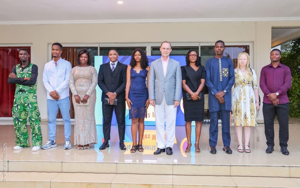 Fière de rejoindre le Conseil Jeunesse UE-Bénin 🇧🇯, une initiative de l’<a href="/UEauBenin/">UE au Bénin</a> dans le cadre du plan d’action jeunesse 2022-2027.

Ma candidature, portée par <a href="/unfpabenin/">UNFPA Bénin CO</a>, reflète mon engagement contre les #VBG.

#YouthSoundingBoard #CJUEB