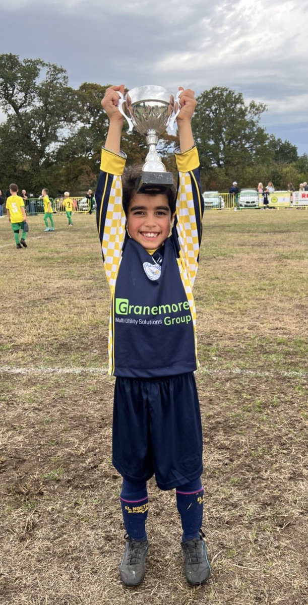 ⚽️⚽️⚽️

Some fantastic outside school achievements I’ve heard about recently. Firstly well done to this Y3 pupil who has recently began playing for <a href="/ColronFC/">Walmley Colron Football Club</a> U8’s, he introduced himself by scoring a hat-trick &amp; picked up player of the match too 👏🏻 
Mr S