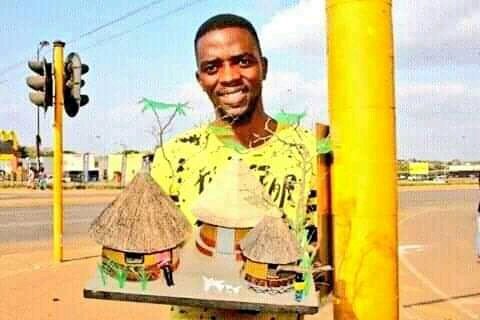 Trevor_sidogi's tweet image. Please it cost you R0:00 to repost my beautiful art...I sell art for decoration (cultural art)