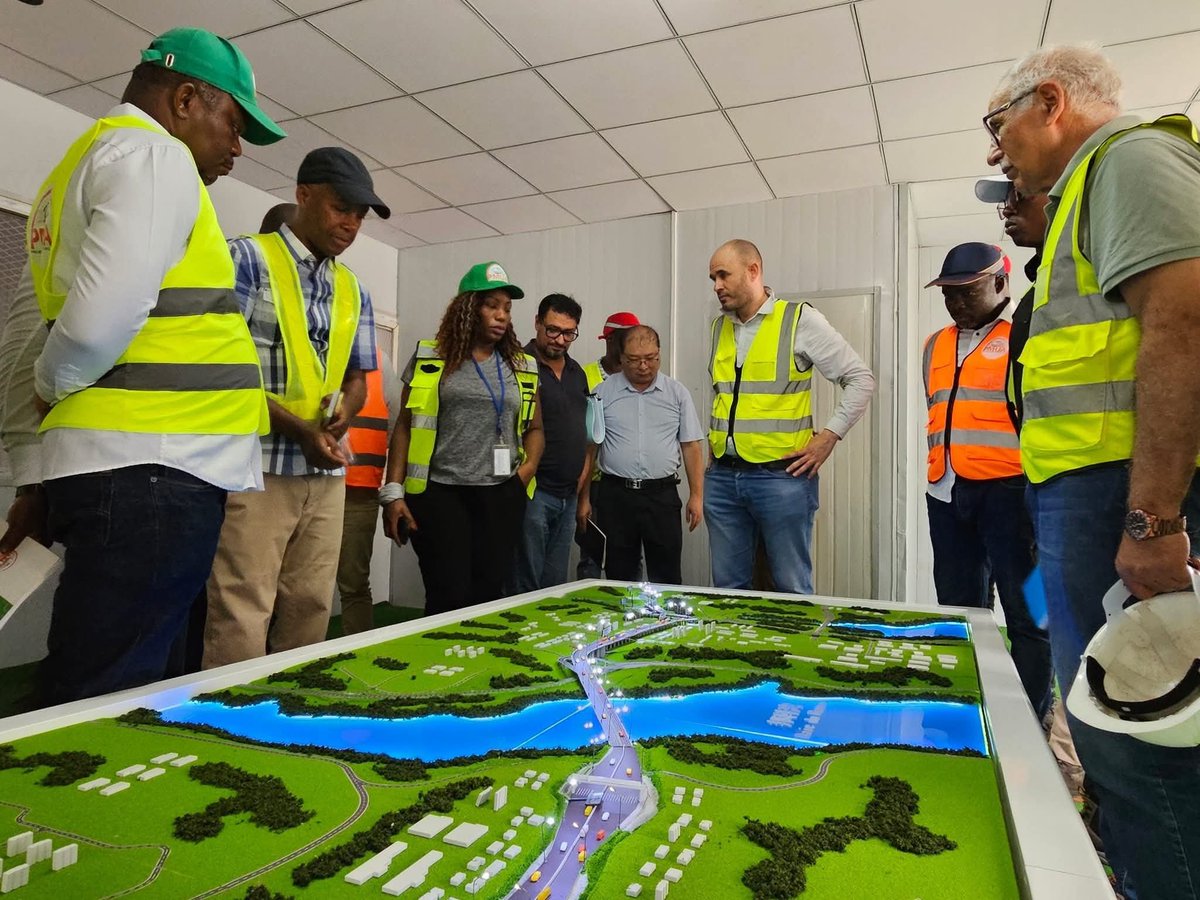 Monafrique8's tweet image. 🔴🇨🇮  Les travaux du #BRT ( bus rapid transit ) YOPOUGON ↔️ BINGERVILLE , progressent. Aucun populiste ne peut distraire les ivoiriens.