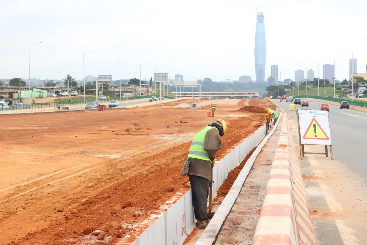 Monafrique8's tweet image. 🔴🇨🇮  Les travaux du #BRT ( bus rapid transit ) YOPOUGON ↔️ BINGERVILLE , progressent. Aucun populiste ne peut distraire les ivoiriens.