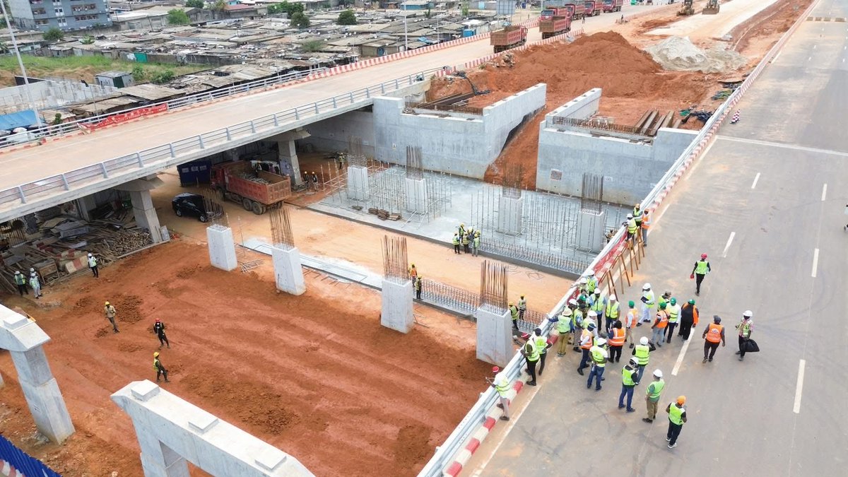 Monafrique8's tweet image. 🔴🇨🇮  Les travaux du #BRT ( bus rapid transit ) YOPOUGON ↔️ BINGERVILLE , progressent. Aucun populiste ne peut distraire les ivoiriens.