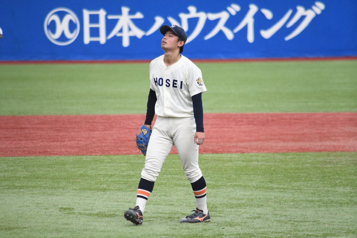 base_ka's tweet image. 2023年春以来の早稲田からの勝ち点獲得🌟
秋は2019年以来と教えてもらいました✍️

勝利の瞬間の野崎君は1戦目の勝利の瞬間とは打って変わってどこか安堵しているように見えました😌

土曜と今日先発して試合を作った丸山君と3試合全てに登板した野崎君🍊
2人が喜び合ってる姿にうるっときてしまった🥹