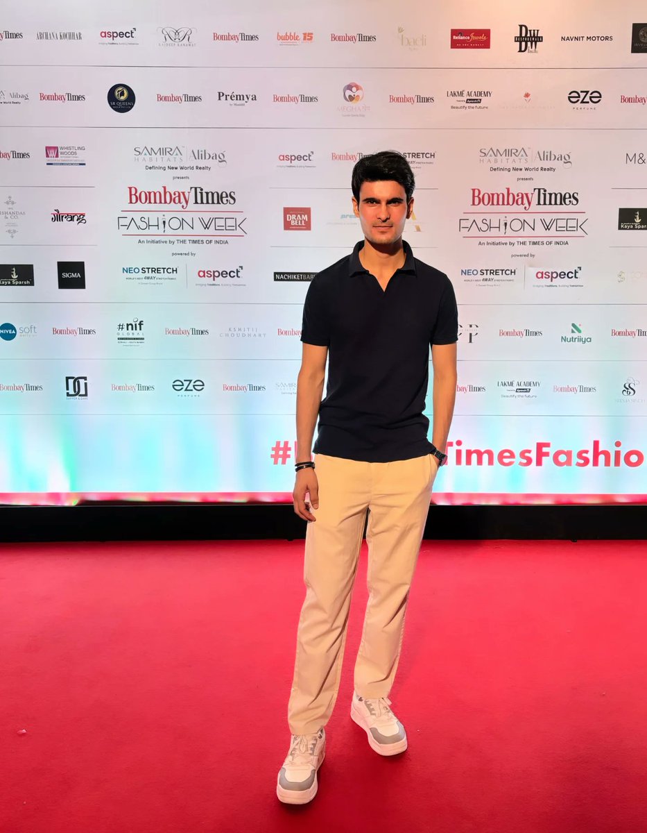 UpdeshRahar's tweet photo. #bombaytimesfashionweek #fashion #FashionWeek #x #Bollywood #Celebrities #bombay #viral2025 https://t.co/mkLg6r5nI5