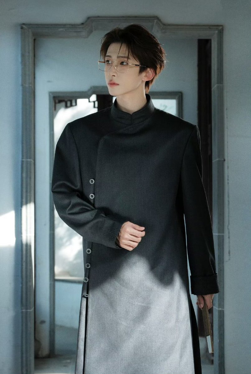 "Ý trời khó cãi, nhưng không hối hận vì được gặp người."

Liuyu Eastern Charm In Paris
#AmbassadorLIUYUxSHIATZYCHEN