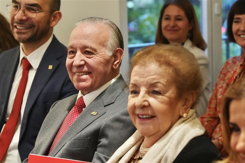 La semana pasada, @IberoMX reconoció la destacada trayectoria de nuestro presidente Don Valentín Diez Morodo, por su liderazgo y compromiso con la educación y la cultura.  
Un merecido homenaje a quien inspira a unir México y España. 

 #ValentínDíezMorodo #FCME