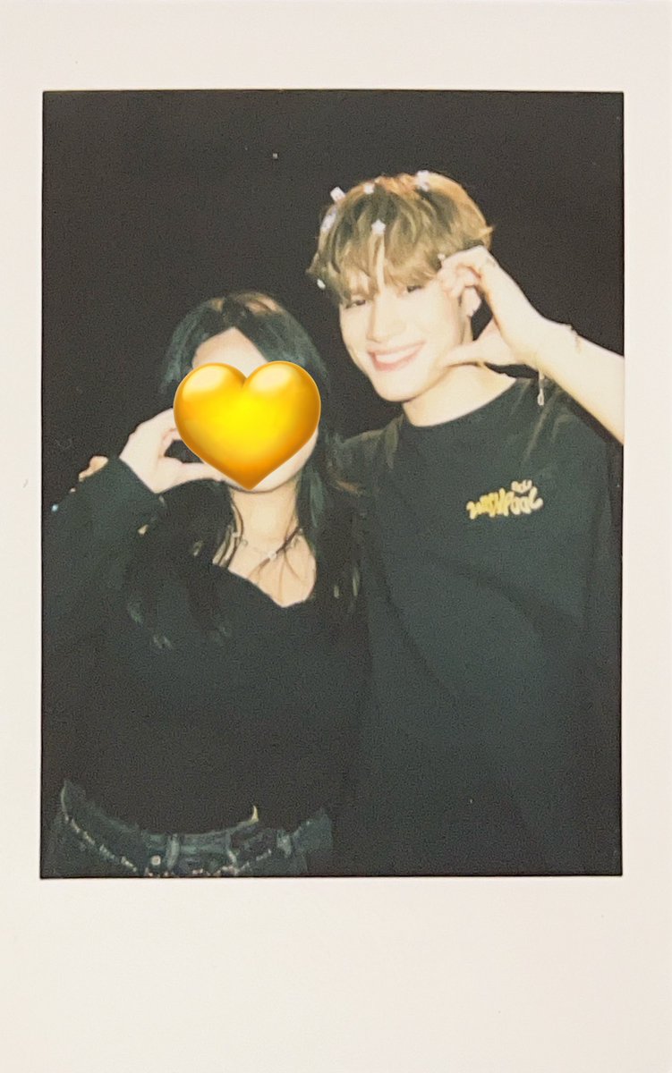 starmizes's tweet image. 241004 vs 251004 what if i kms