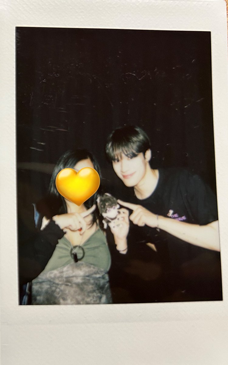 starmizes's tweet image. 241004 vs 251004 what if i kms