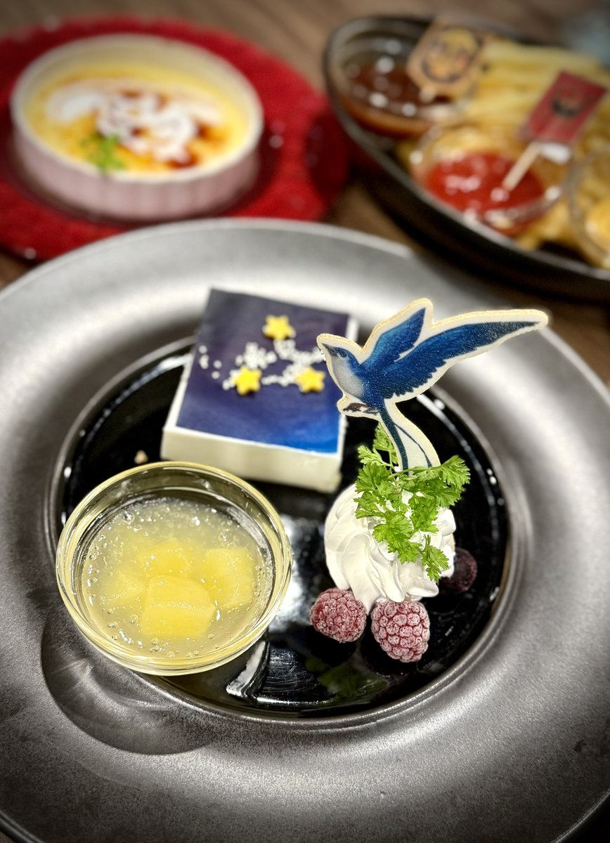 エオカフェ大阪！初上陸したー！🤟
ヒカセン4人であれもこれも食べてワイワイとても幸せ空間でしたっ(  ´˘`  )