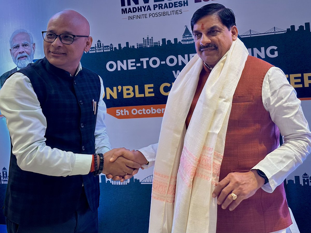 Honoured to have one-to-one meeting with <a href="/DrMohanYadav51/">Dr Mohan Yadav</a> ji, CMof Madhya Pradesh 
We focused on how our company, <a href="/VEnertek/">Vaigunth Enertek</a> can provide waste-to-energy solutions, turning challenges in waste management into opportunities for clean energy generation. 
#PublicPrivatePartnership