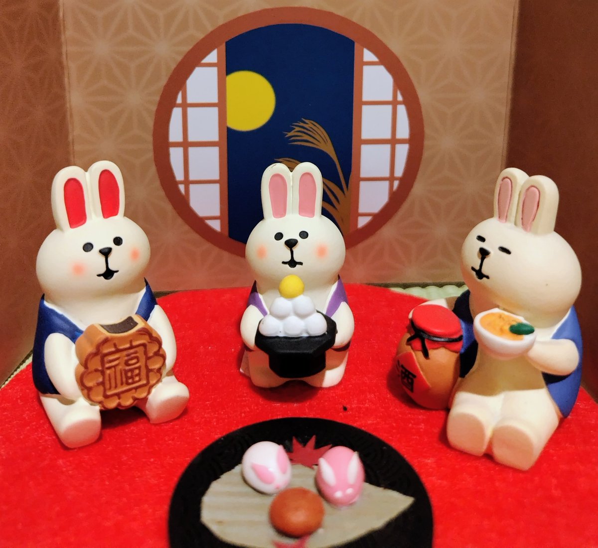 十五夜なのに月が見えない?
いえいえ、わが家はいいお月様出てますよ。
#コンコンブル