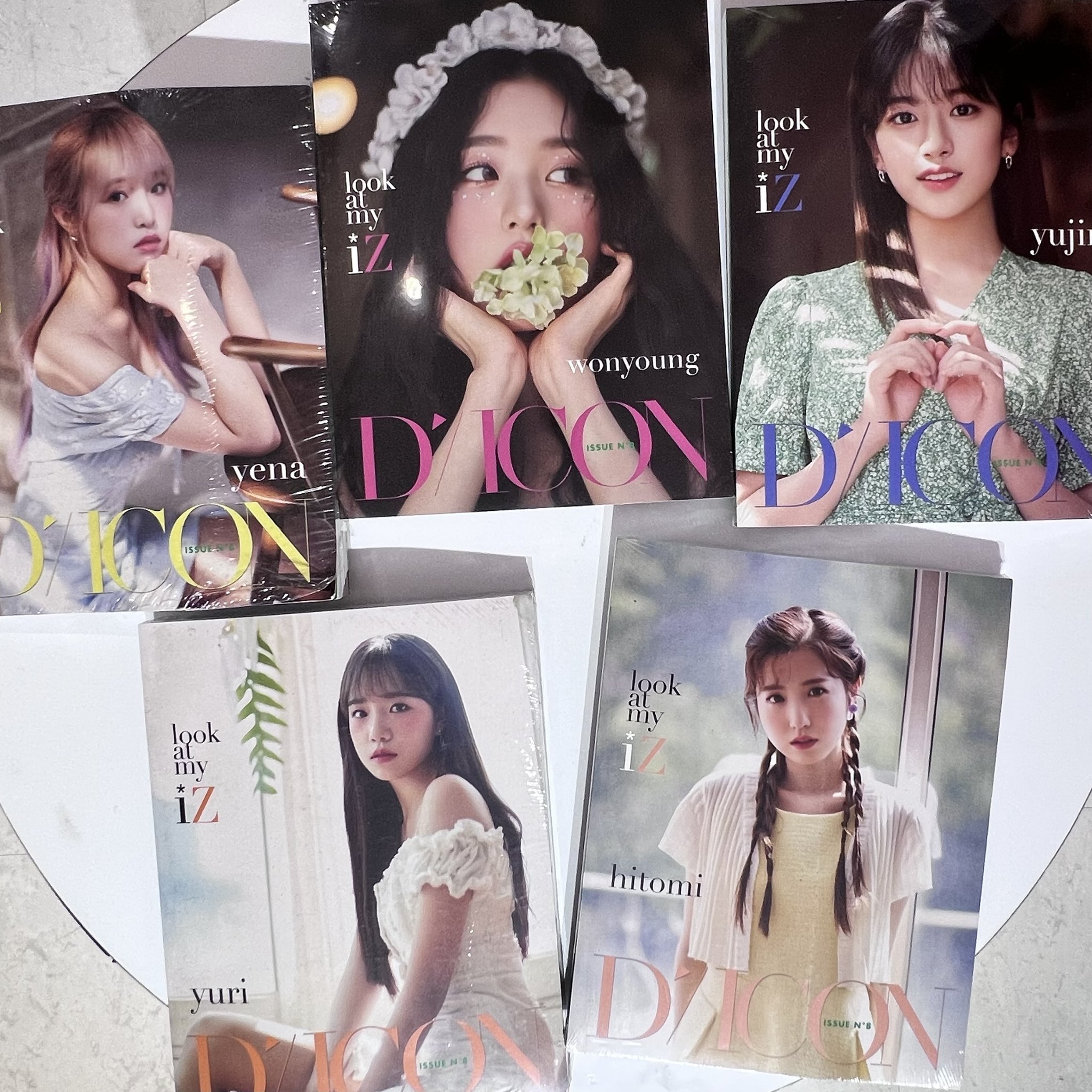 IZ*ONE Heart*Iz公式バインダー+トレカセット IZ*ONE トレカ バインダー