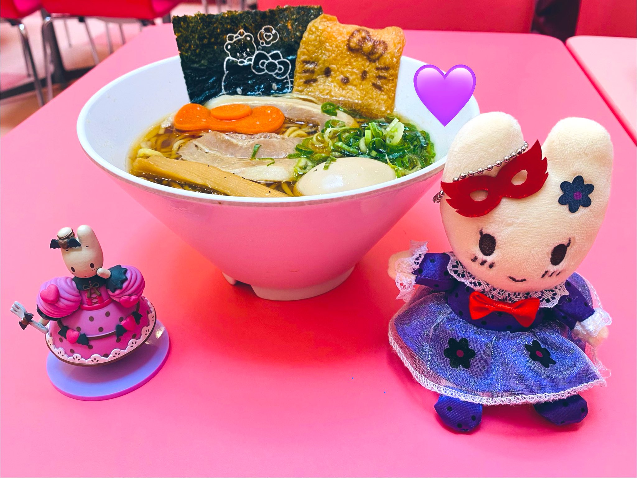 【専用です】ハローキティ マロンクリーム　昭和レトロ　くろがね 専用です】ハローキティ マロンクリーム 昭和レトロ くろがね