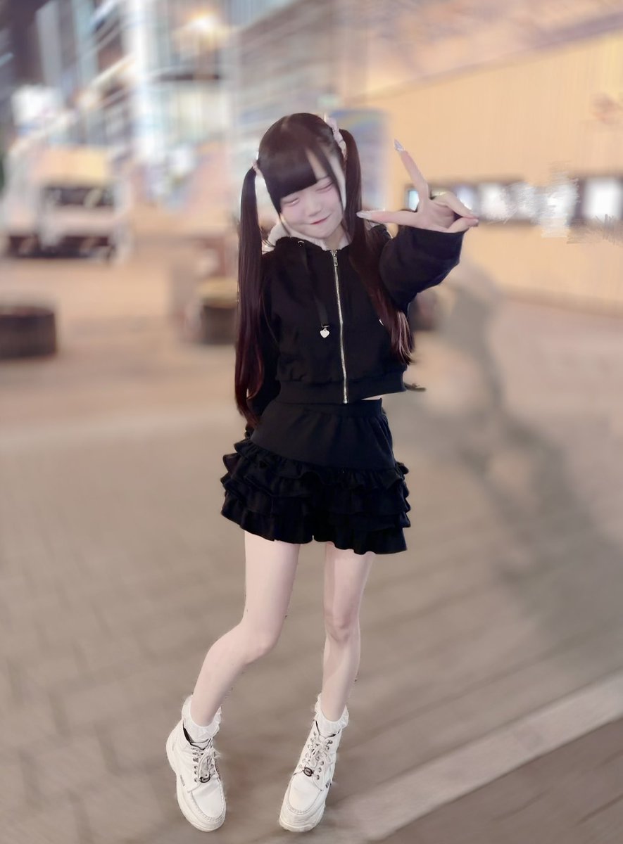 左上見がち↖️✌🏻🎶