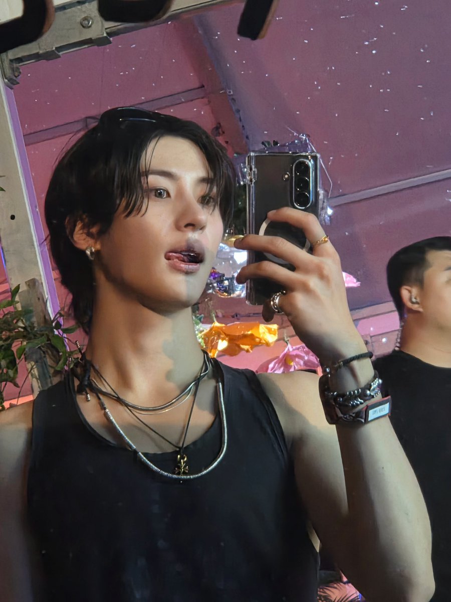 ▶︎ 251006 (17:56) 🦕 (日本語和訳)
weverse.io/riize/artist/1…