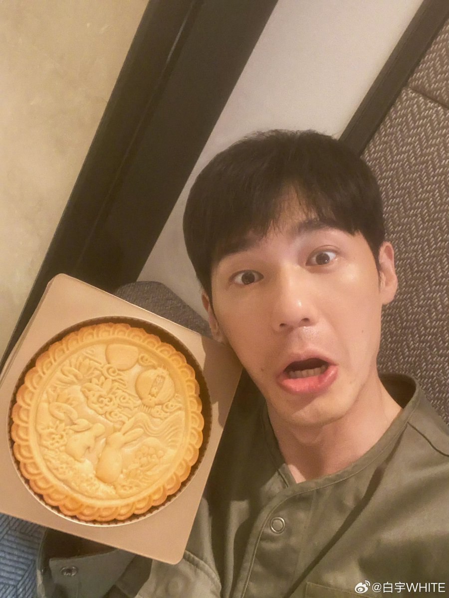 baiyu_updates's tweet image. 06/10/2025 ฅBai Yu Weibo Updateฅ
🌕
ฅ^•.ﻌ•^ฅ #白宇 #BaiYu #백우 #ไป๋อวี่