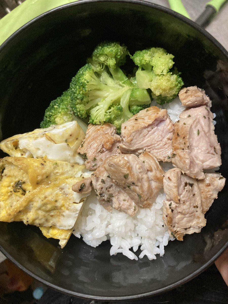 deaththefesta's tweet photo. 今日も食うのさつまらない飯 https://t.co/ix0BqASrYa