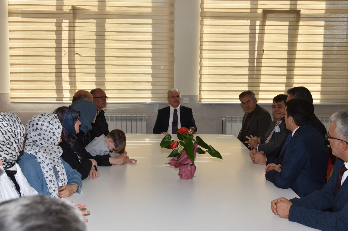 Valimiz Sayın İbrahim Akın’ın Katılımıyla Selçuklu Şehit Musa Esat Kaya İlkokulunda Görme Taraması Yapıldı

Valiliğimiz himayelerinde; Konya Büyükşehir Belediyesi, Müdürlüğümüz ve Konya Optisyen-Gözlükçüler Odası iş birliğiyle Dünya Görme Günü etkinlikleri kapsamında, Selçuklu