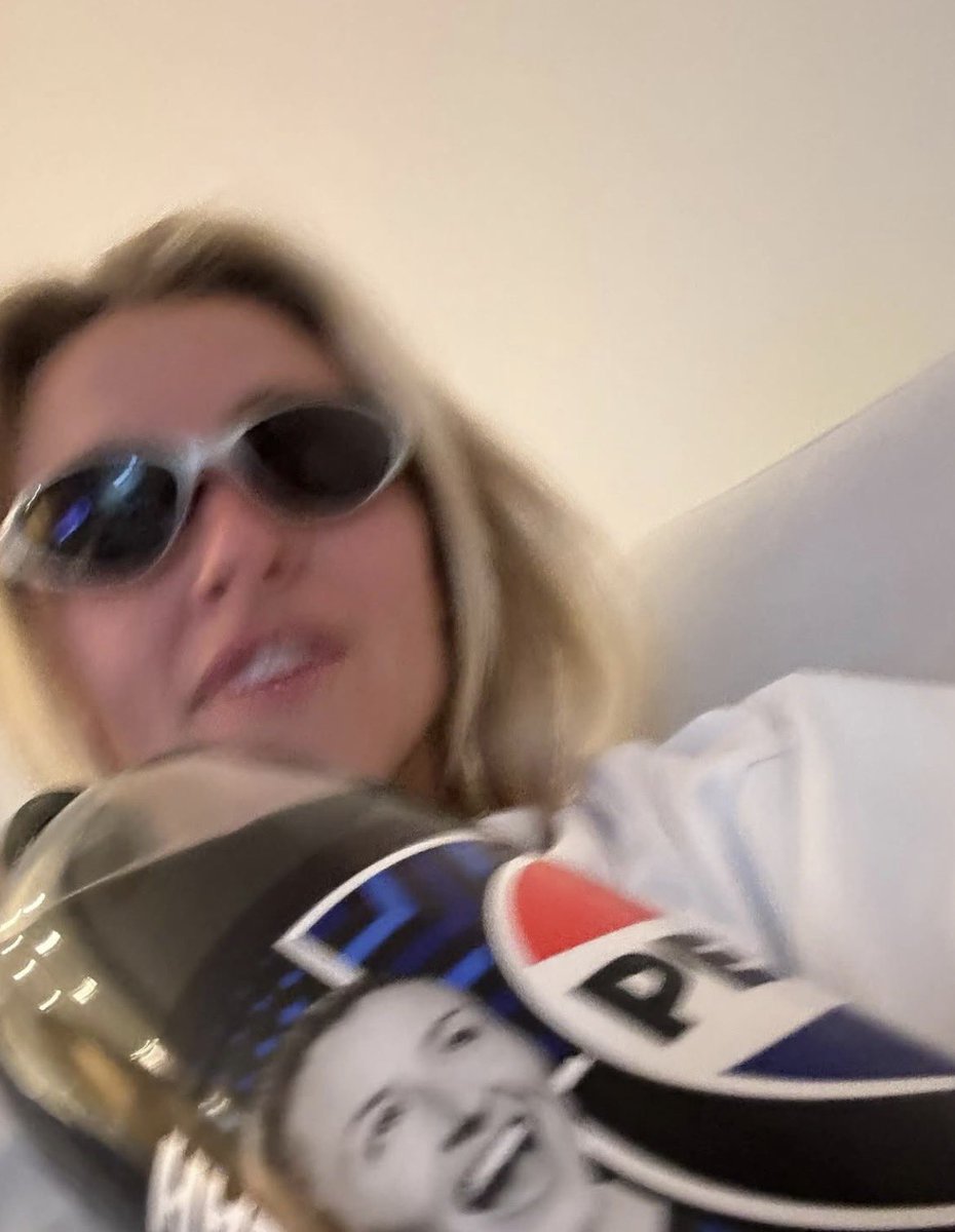 ofcomposure's tweet image. leahmatthewss posted: days off 🫶