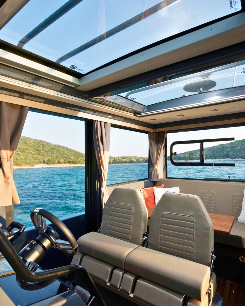 dromeasyachts's tweet photo. Vision. Precision. Craftsmanship. The D33 SUV - where advanced composites meet hand-finished luxury. https://t.co/1unCkn2G68