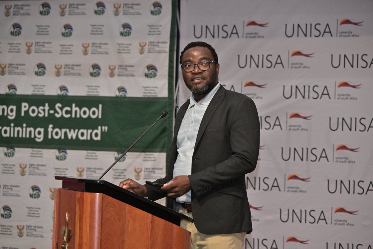 Dr. Edwell Gumbo, Director of the Entrepreneurship Development in Higher Education Programme (EDHE) at Universities South Africa, welcomed guests to the EDHE Studentpreneurs Indaba, describing it as a space “where ideas meet impact.” He highlighted that today’s gathering