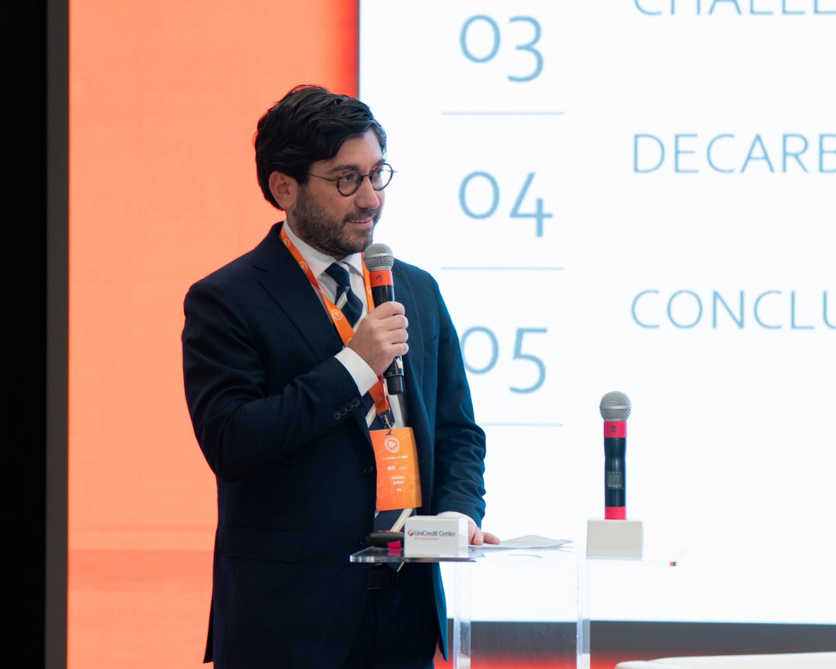 the_IRU's tweet image. At the B+ Summit in Vienna,  IRU stressed that #Europe’s road transport operators are the backbone of mobility.
 
The green transition must work for them.
 
All solutions must be on the table: from electrification to renewable fuels.
 
#RoadTransport #Decarbonisation #CleanFuels