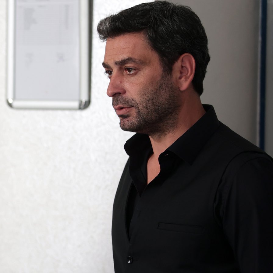 Bu bölüm Cihan ayrı bi yakışıklı olmuş...