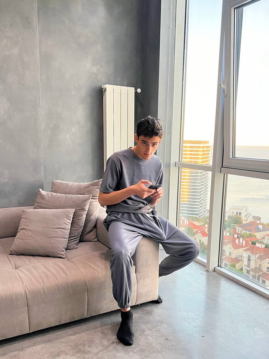 Comment hi and i will get my 3rd leg picc in ur dms