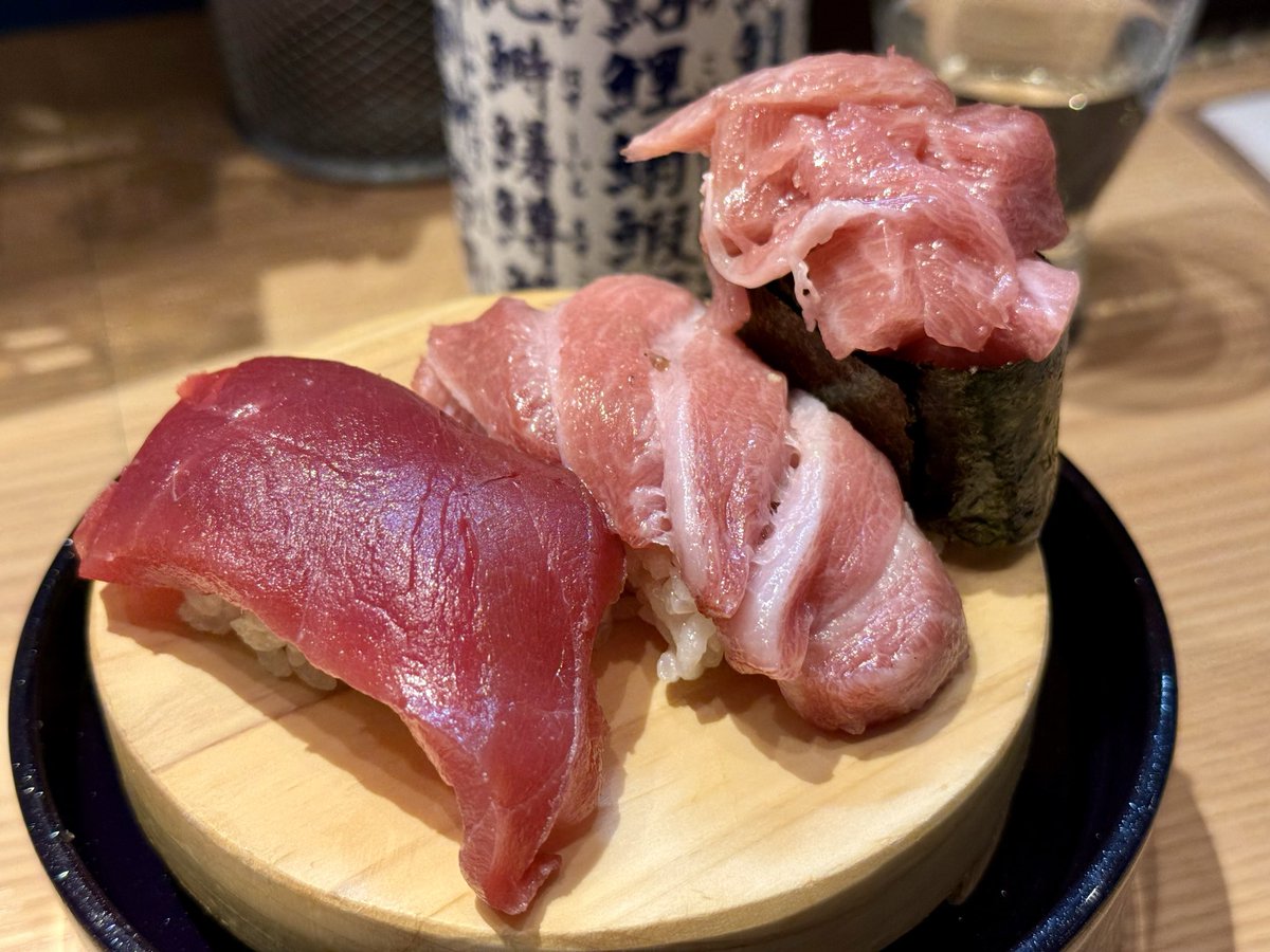 iKana0504's tweet photo. 北海道ひとりめしシリーズ❣️

今日のお仕事が終わり、夜の予定はなかったので、ひとりめし堪能中🍣

美味しいものを食べている時、生きてて良かったぁって思いますよね☺️💕 https://t.co/sltvKDPzBy